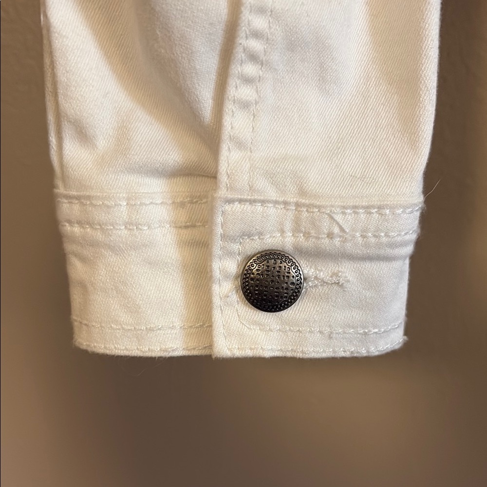 Women's White Denim Jacket - Picture 5 of 8